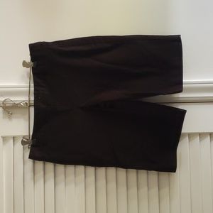 Ann Taylor LOFT Black Capri Shorts SZ 4, 98% Cotton and 2% Lycra